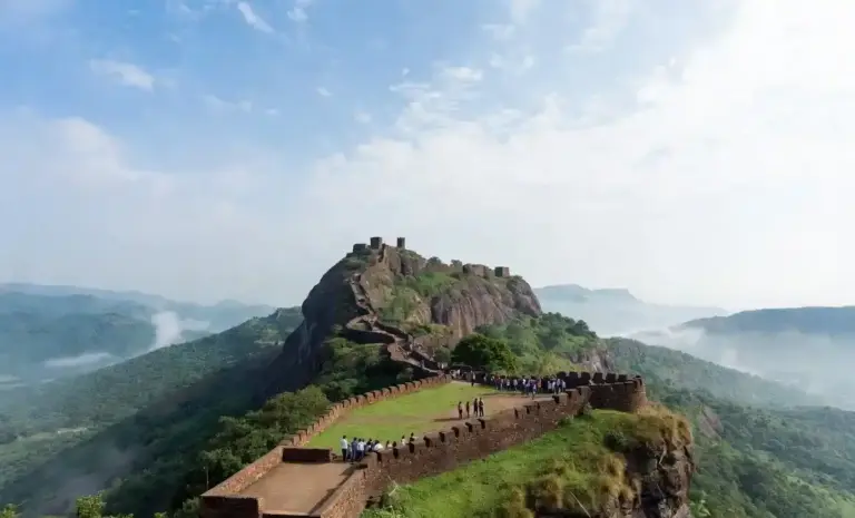 Lohagad Fort New Attraction  લોહગઢ કિલ્લા પર પ્રવાસીઓ માટે નવું નજરાણું, સોશિયલ મીડિયા પર ફેમસ થયો 'સિયા પોઈન્ટ'