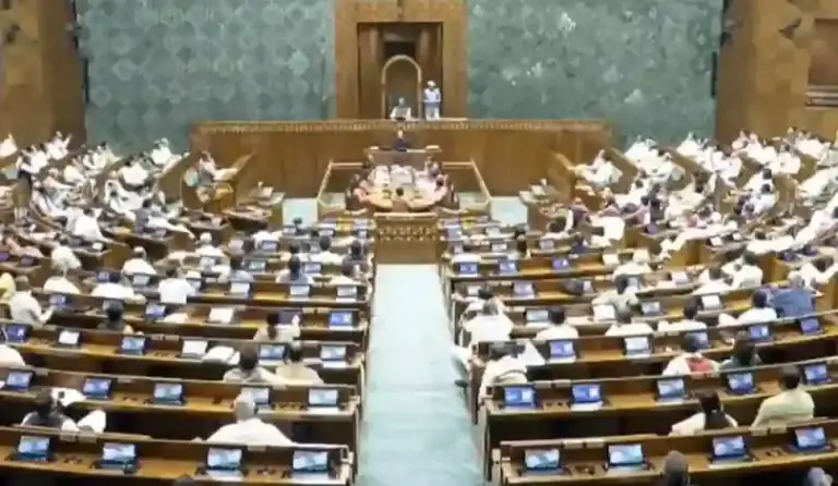 Lok Sabha Anti Paper Leak Bill Passed Debate  ગૃહમાં ઘમાસાણ અને બિલ પાસ એન્ટી પેપર લીક બિલ પર ચર્ચા દરમિયાન રાહુલ અને સરકાર આમનેસામને!