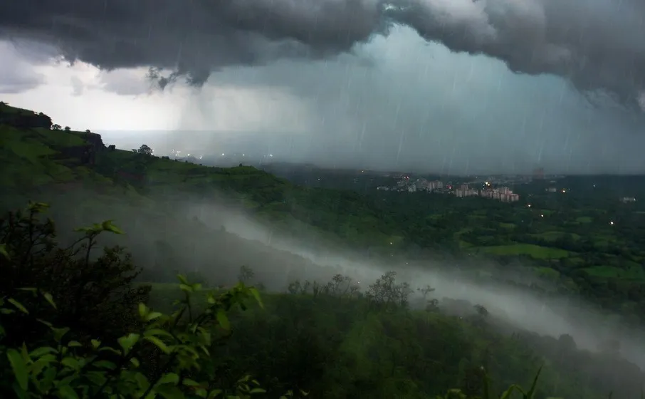 Maharashtra Weather Update મહારાષ્ટ્રમાં ભારેથી અતિભારે વરસાદની આગાહી, ૨૧ જિલ્લાઓમાં હવામાન વિભાગનું એલર્ટ..