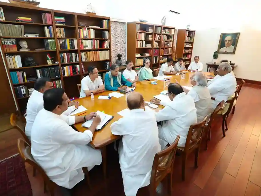 Monsoon Session 2026 સંસદનું ચોમાસુ સત્ર 4 દિવસમાં! સરકાર કયા બિલ લાવશે? વિપક્ષ કયા મુદ્દાઓ પર ઘેરશે અને શું છે 'સીટ ગેમ'? જાણો એક ક્લિકમાં