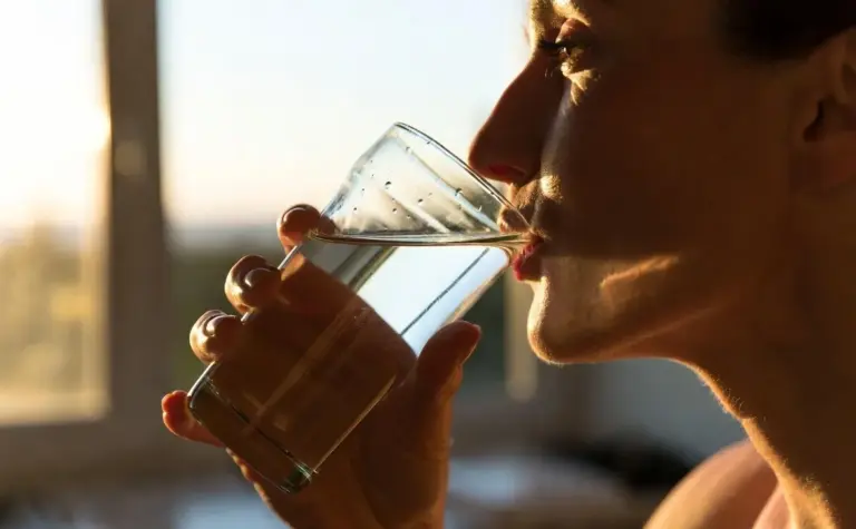Morning Hydration  શું રોજ સવારે ખાલી પેટે પાણી પીવાથી ખરેખર ફાયદા થાય છે? જાણો તેની પાછળનું સત્ય