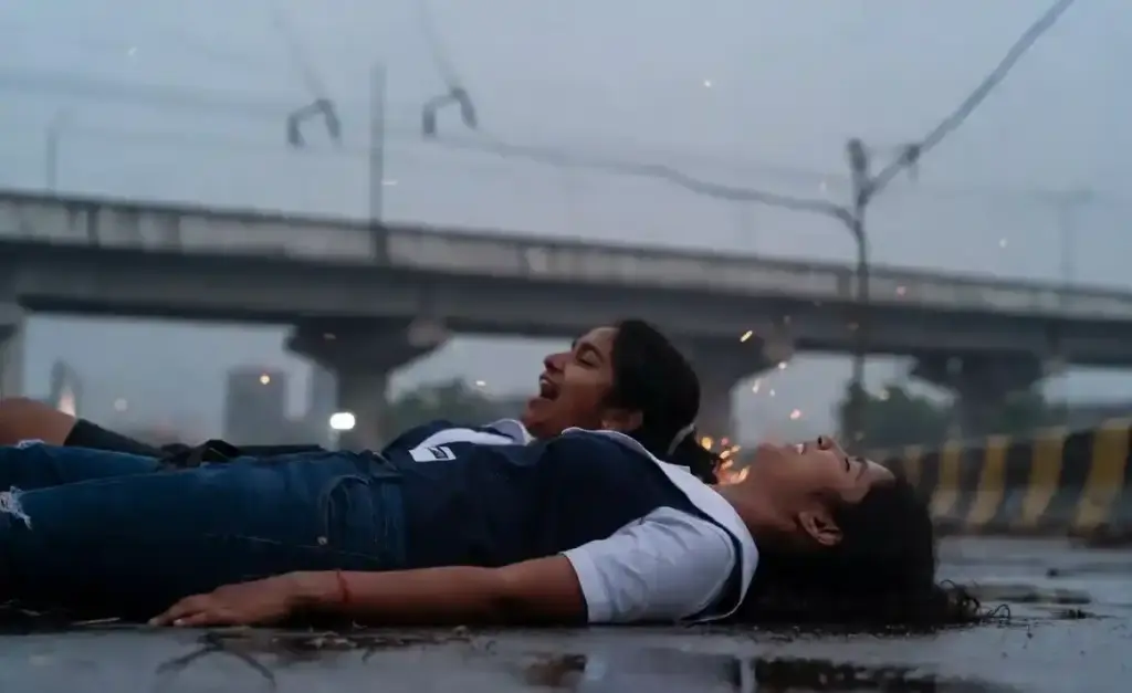 Navi Mumbai Rains Shocking Incident  Navi Mumbai Rains Shocking Incident નેરૂલના એલપી બ્રિજ નીચે ભારે વરસાદમાં કરંટ લાગતા બે કોલેજ કન્યાઓ ગંભીર રીતે ઘાયલ