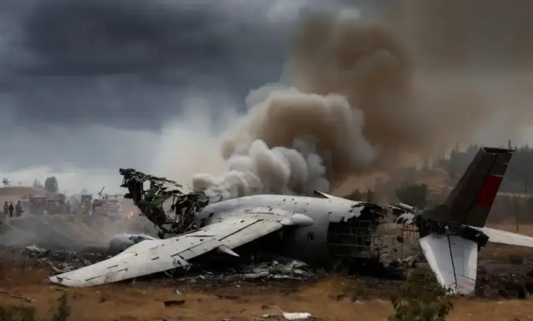 Pakistan cargo plane crash  પાકિસ્તાનનું કાર્ગો વિમાન અરબી સમુદ્રમાં તૂટી પડ્યું સમુદ્રમાંથી મળ્યો વિમાનનો કાટમાળ