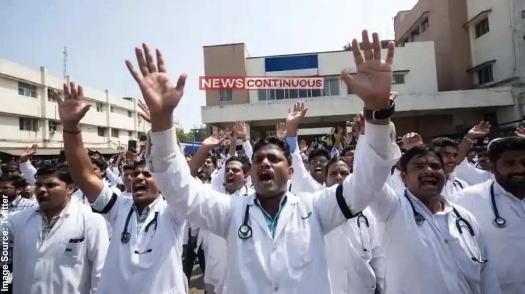 Protest against assault on doctors તબીબો પર હુમલાના વિરોધમાં મુંબઈ એક થયું નાયર હોસ્પિટલના ડોક્ટરોએ કાળી પટ્ટી બાંધી નોંધાવ્યો વિરોધ
