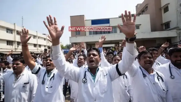 Protest against assault on doctors  તબીબો પર હુમલાના વિરોધમાં મુંબઈ એક થયું નાયર હોસ્પિટલના ડોક્ટરોએ કાળી પટ્ટી બાંધી નોંધાવ્યો વિરોધ