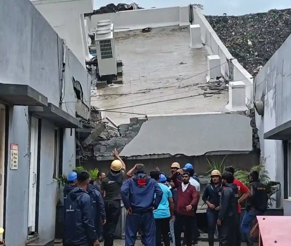 Pune Building Collapse  પુણેમાં રહેણાંક ઈમારત ધરાશાયી થતાં સર્જાઈ મોટી દુર્ઘટના, ૧૪થી વધુ લોકો કાટમાળ નીચે દબાયા હોવાની આશંકા
