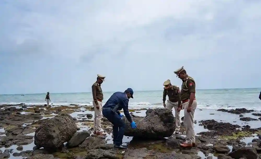 Raigad Police Ambergris Seizure  રાયગઢ પોલીસની મોટી કાર્યવાહી, અલીબાગ નજીકથી 4 કરોડ રૂપિયાનું એમ્બરગ્રીસ જપ્ત
