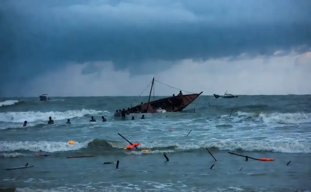 Rohingya Refugee Tragedy બંગાળની ખાડીમાં મોટી હોનારત; બે બોટ ડૂબતા 500થી વધુ રોહિંગ્યા શરણાર્થીઓના મોતની આશંકા!