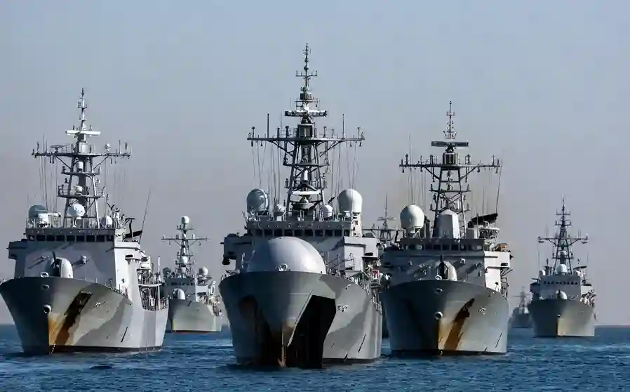 Strait of Hormuz France Warships હોર્મુઝની સામુદ્રધુનીમાંથી વૈશ્વિક વેપાર માટે સારા સમાચાર, જહાજોની સુરક્ષા માટે ફ્રાન્સે ઉતાર્યા દરિયાઈ સુરંગ હટાવતા યુદ્ધજહાજો