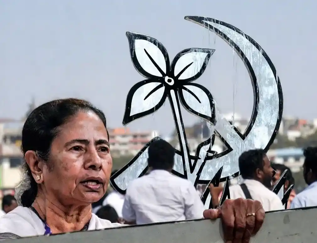 TMC Financial Control પાર્ટી તો ગઈ, હવે ટીએમસીના ખજાના પર સંકટ, મમતા બેનર્જીના હાથમાંથી નિયંત્રણ છૂટતું હોવાના સંકેત