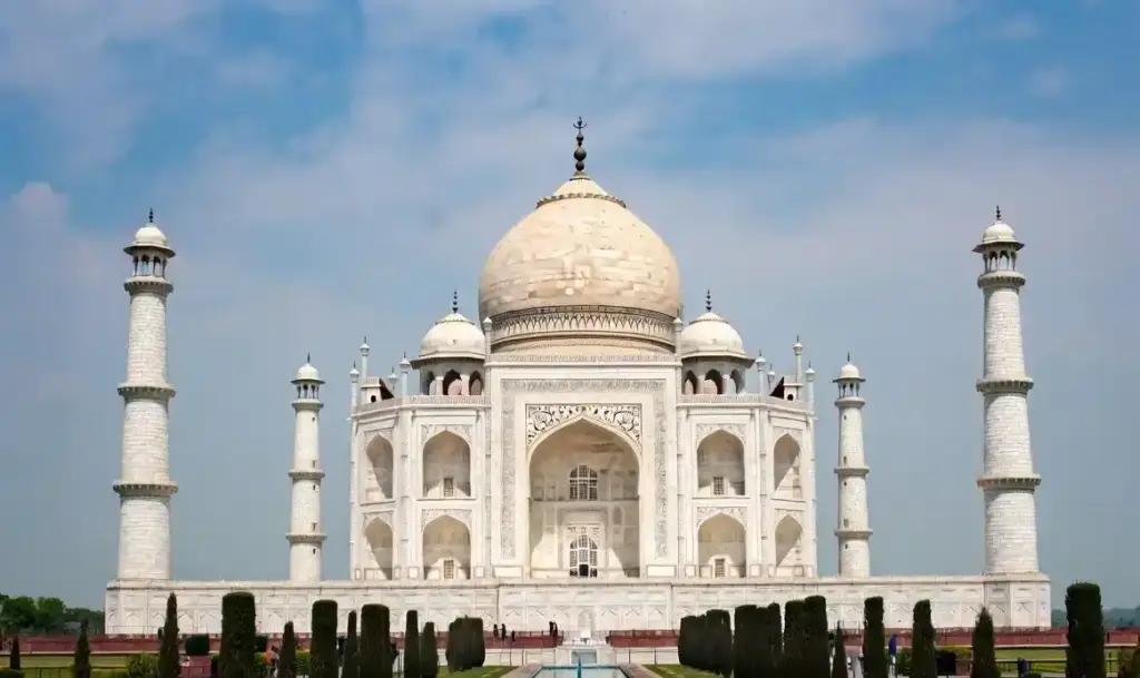 Taj Mahal Controversy તાજમહેલનો ‘રહસ્યમય’ ઇતિહાસ સર્વે માટે એડવોકેટ કમિશનરની નિમણૂકની માંગ સાથે કેસ હાઈકોર્ટમાં; 7 જુલાઈએ થશે સુનાવણી