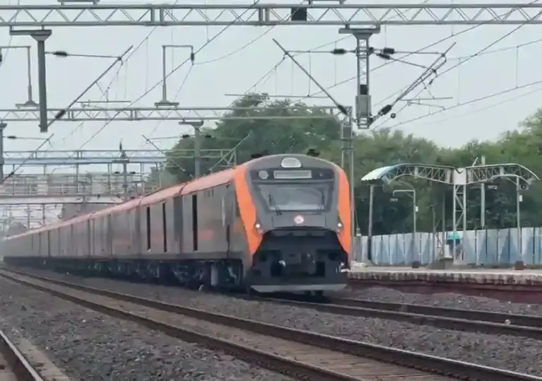Vande Bharat Cargo  માલસામાન વહન ક્ષેત્રે ક્રાંતિ વંદે ભારત કાર્ગો ટ્રેને ૧૪૫ કિમી પ્રતિ કલાકની સ્પીડ પકડીને સફળ કર્યું ટ્રાયલ રન