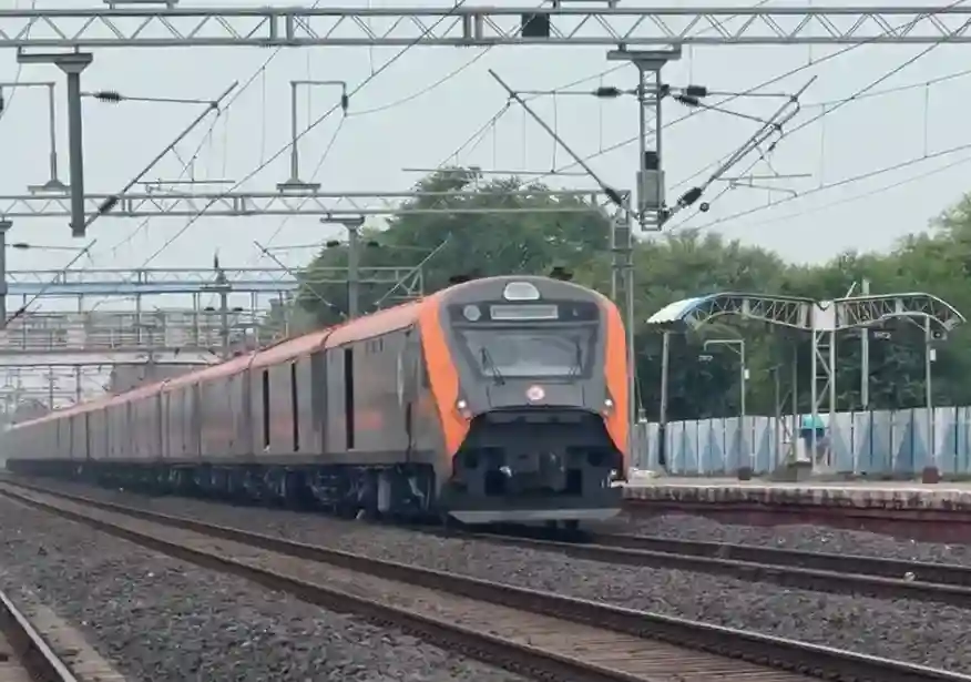 Vande Bharat Cargo  માલસામાન વહન ક્ષેત્રે ક્રાંતિ વંદે ભારત કાર્ગો ટ્રેને ૧૪૫ કિમી પ્રતિ કલાકની સ્પીડ પકડીને સફળ કર્યું ટ્રાયલ રન