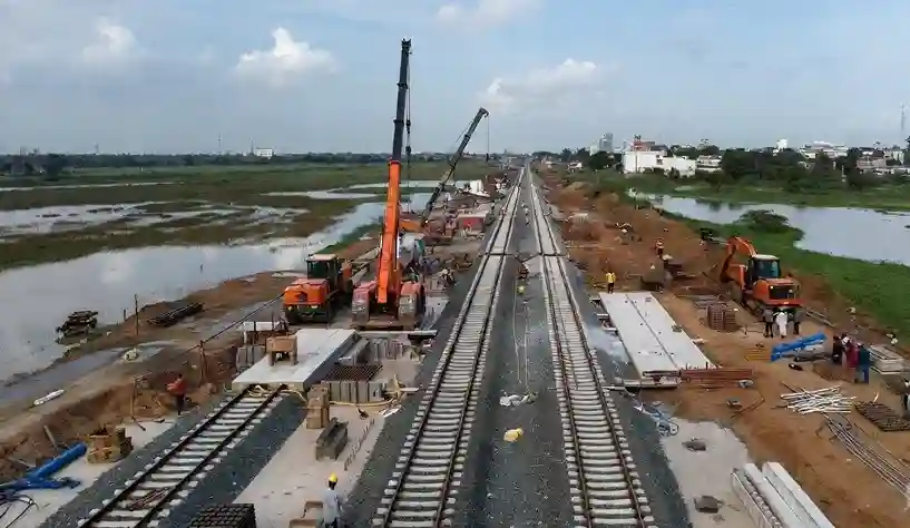 Western Railway Track Elevation  વસઈવિરારની આફતમાંથી પશ્ચિમ રેલવેએ લીધો બોધ પાઠ વોટરલોગીંગથી બચવા ટ્રેકના સ્તરને ૪૦૦ mm સુધી ઊંચું કરવાનો લીધો નિર્ણય
