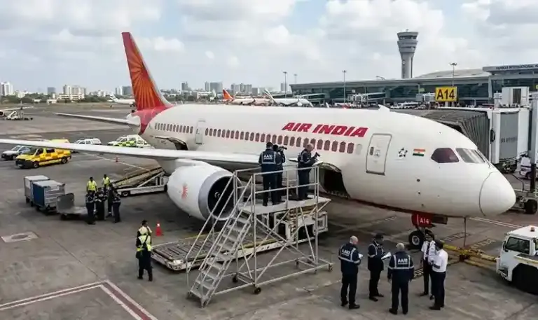 AAIB Probes Air India Turbulence Incident  હવામાં એવું તો શું થયું કે મુસાફરોના શ્વાસ થંભી ગયા? એર ઈન્ડિયા ઘટનામાં AAIB ની એન્ટ્રી!