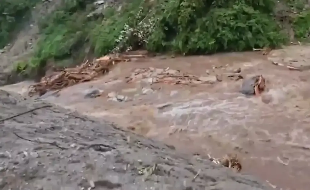 Arunachal Pradesh Flash Flood  અરુણાચલ પ્રદેશમાં પ્રકૃતિનો ખૌફનાક રૌદ્ર સ્વરૂપ અચાનક આવેલા પૂરમાં સેનાના જવાનો અને મજૂરો તણાયા