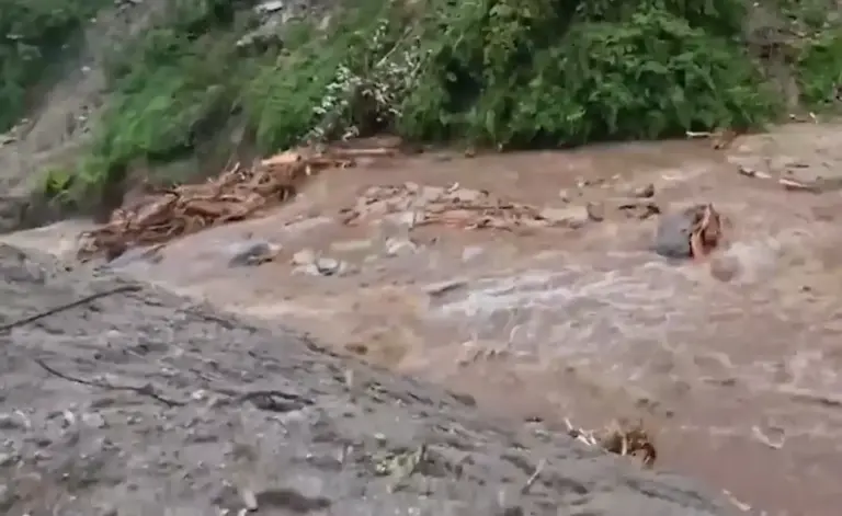 Arunachal Pradesh Flash Flood  અરુણાચલ પ્રદેશમાં પ્રકૃતિનો ખૌફનાક રૌદ્ર સ્વરૂપ અચાનક આવેલા પૂરમાં સેનાના જવાનો અને મજૂરો તણાયા