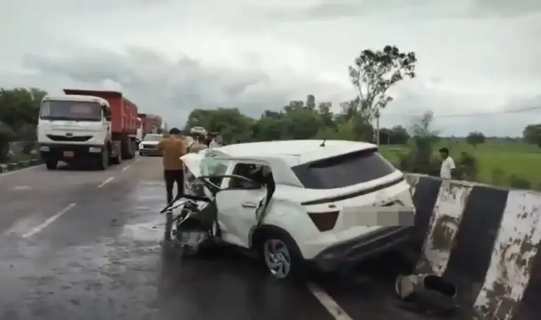 Atiq Ahmed Son Accident  અતીક અહેમદના પુત્રનું રોડ એક્સિડેન્ટમાં નિધન, કાર અકસ્માતમાં અબાન અહેમદ અને મિત્રનો ગયો જીવ