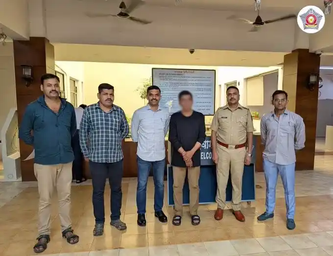 BKC Police Arrest Absconding Accused Since 2005 મુંબઈની બીકેસી પોલીસની મોટી સફળતા, ૨૦૦૫થી ફરાર આરોપી ૨૧ વર્ષ બાદ ચકાલામાંથી ઝડપાયો