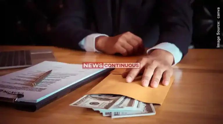 BMC Junior Engineer Bribery  લાંચિયા અધિકારી પર એન્ટી કરપ્શન બ્યુરોની તરાપ BMCના જુનિયર એન્જિનિયર પાસેથી ₹૭ લાખથી વધુ રોકડ ઝડપાઈ