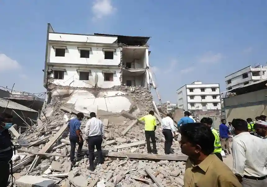 Bhiwandi Collapse FIR Owner Contractor  ભીવંડી દુર્ઘટના, અકસ્માતમાં ૧૦ જીવ ગયા બાદ એક્શનમાં તંત્ર ભીવંડી દુર્ઘટનામાં માલિકકોન્ટ્રાક્ટર સામે FIR દાખલ…