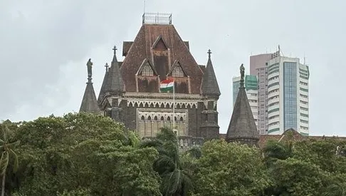 Bombay High Court Dirtiness બોમ્બે હાઇકોર્ટનો સવાલ વિદેશમાં સ્વચ્છતા જાળવતા લોકો ભારતમાં કેમ ફેલાવે છે ગંદકી? નાગરિકોની માનસિકતા પર વ્યક્ત કરી નારાજગી
