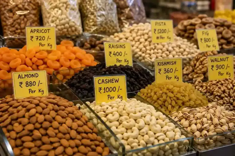 Dry Fruits Price Hike  ડુંગળી અને ખાંડ બાદ હવે ડ્રાયફ્રૂટ્સના ભાવમાં પણ મોટો ભડકો તહેવારો પહેલાં કાજુબદામપિસ્તા થયા મોંઘા, જાણો નવા રેટ