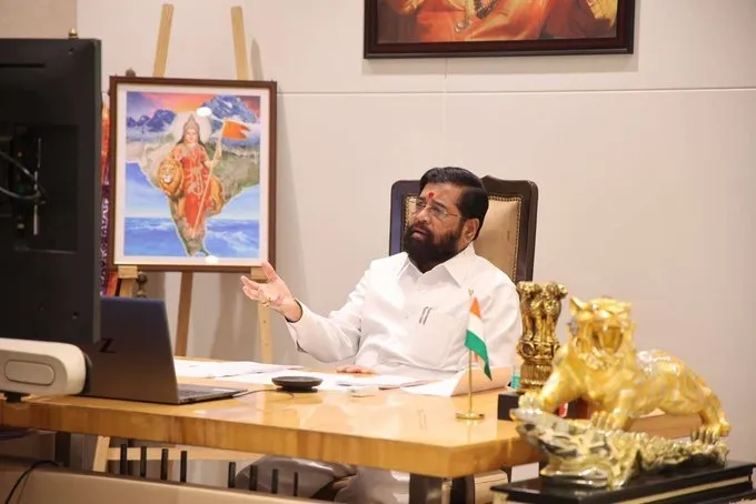 Eknath Shinde event blunder Eknath Shinde event blunder એકનાથ શિંદેના કાર્યક્રમમાં મોટી ચૂક, 'વંદે માતરમ્' ની જગ્યાએ ૪ મિનિટ સુધી વાગ્યું આલ્બમ સોંગ