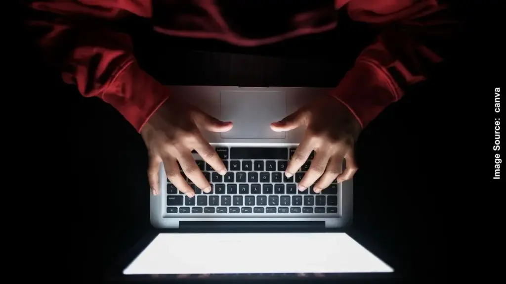 Ghatkopar Cyber Fraud  શેરબજારમાં નફાની લાલચ પડી ભારે ઘાટકોપરના રિટાયર્ડ ઓફિસર પાસેથી સાયબર ઠગોએ ₹૩૭.૮૨ લાખ પડાવ્યા