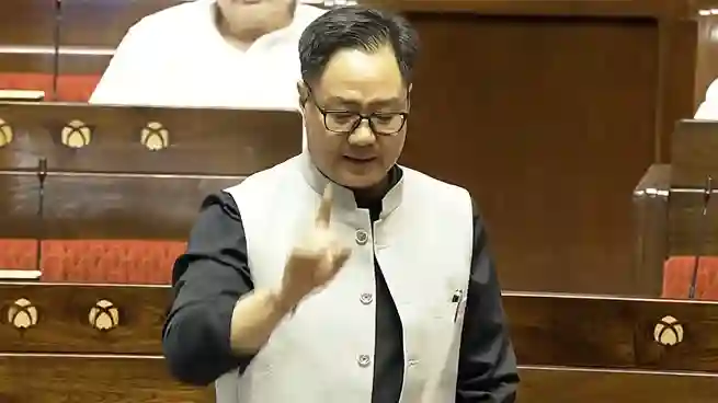 Home Minister Parliament Slogan Rijiju Reply ગૃહમંત્રીની ગેરહાજરી મુદ્દે સંસદમાં ઘમાસાણ વિપક્ષના નારેબાજી સામે કિરન રિજિજુએ આપ્યો આ જવાબ