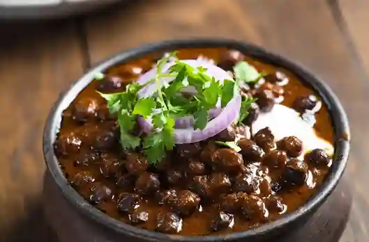 Kala Chana Chole Recipe ઘરે જ બનાવો બજાર જેવા સ્વાદિષ્ટ અને મસાલેદાર કાળા ચણાના છોલે, નોંધી લો સરળ રીત