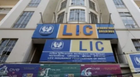 LIC pension scheme ભવિષ્ય સુરક્ષિત કરો!એલઆઈસીની આ પોલિસીમાં એક જ વાર રોકાણ કરી મેળવો આજીવન નિશ્ચિત આવક