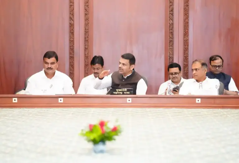 Mahayuti Leaders Warning  મહાયુતિમાં સ્થાનિક સ્તરે ખટરાગ CM દેવેન્દ્ર ફડણવીસે અપનાવ્યું કડક વલણ, ગઠબંધનના અગ્રણી નેતાઓને આપી સખત ચેતવણી