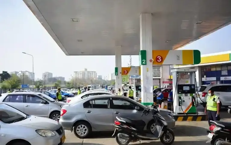 No Insurance No Fuel Rule  વાહનચાલકો માટે મોટા સમાચાર વીમો નહીં તો પેટ્રોલડીઝલ પણ નહીં! સુપ્રીમ કોર્ટે કેન્દ્ર સરકારને આપ્યા કડક આદેશ