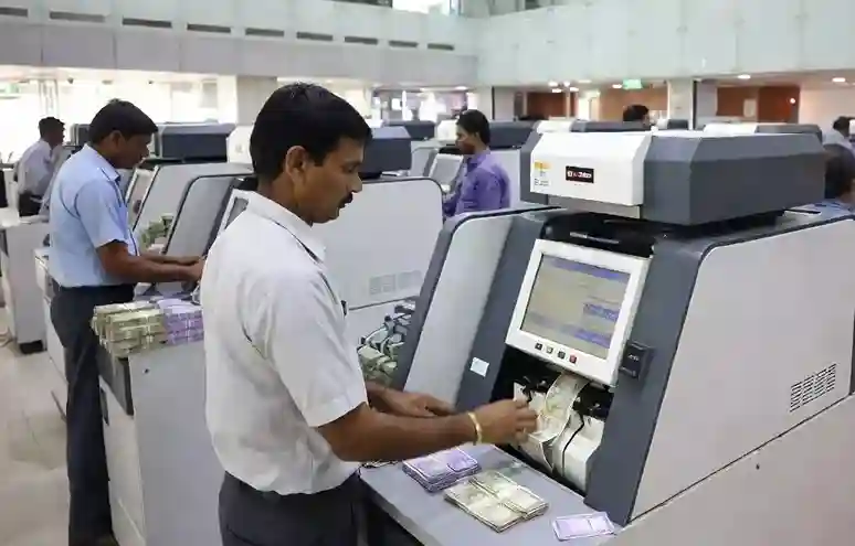 RBI New Order Counterfeit Notes બેંકોમાં હવે નહીં મળે નકલી નોટો, લગાવવામાં આવશે આ ખાસ મશીનો; RBI નો મોટો આદેશ