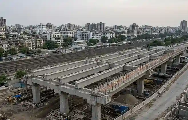 Sion ROB Opening Delayed સાયન રેલવે ઓવરબ્રિજનું ઉદ્ઘાટન મોડું પડશે, મોટાભાગનું ગર્ડર કામ પૂર્ણ છતાં BMC એ ૪૫ દિવસનો સમય વધારવા માંગ કરી; જાણો કારણ