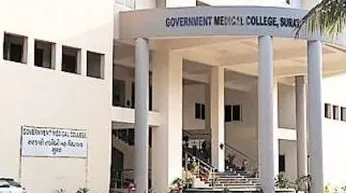 Surat Doctor Suicide Case સુરત સિવિલ ડોક્ટર આત્મહત્યા કેસ ૨૪ કલાકમાં તપાસ પૂર્ણ; ૪ સીનિયર ડોક્ટરો સસ્પેન્ડ, HODને 'શોકોઝ' નોટિસ