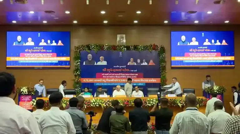 Surat Education Board Results and Welfare Schemes  નમો લક્ષ્મી, નમો સરસ્વતી અને RTE યોજના હેઠળ સુરત જિલ્લાના હજારો વિદ્યાર્થીઓને મળ્યો લાભ, બોર્ડ પરીક્ષાઓમાં સુરતે ડંકો વગાડ્યો