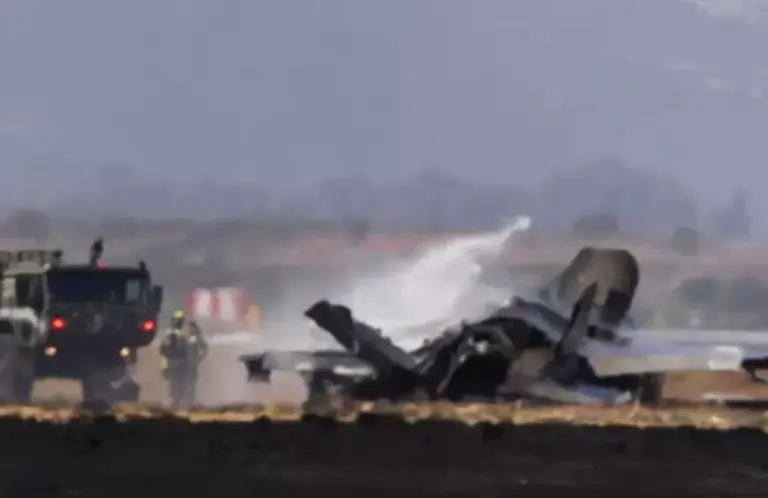 US F35B Jet Crash  અમેરિકાના સેન ડિયેગોમાં અદ્યતન F35B સ્ટીલ્થ ફાઈટર જેટ ક્રેશ, પ્રચંડ ધડાકા સાથે આગની જવાળાઓમાં લપેટાયું વિમાન