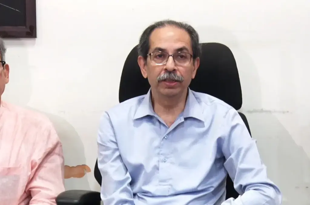 Uddhav Thackeray PM Modi meeting criticism  સુપ્રીમ કોર્ટમાં સુનાવણી ચાલુ છે ને ત્યાં મુલાકાતોનો દોર શરૂ! ઉદ્ધવ ઠાકરેએ કેન્દ્ર સરકાર અને શિંદે જૂથને ઘેર્યા