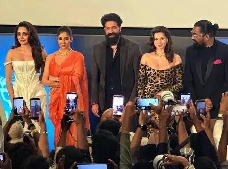 Yash Bodyguard For Kiara Advani પ્રેગ્નન્સી દરમિયાન કિયારાએ પૂરું કર્યું 'ટોક્સિક'નું શૂટિંગ, કોસ્ટાર યશે કહી દિલ જીતી લે તેવી વાત