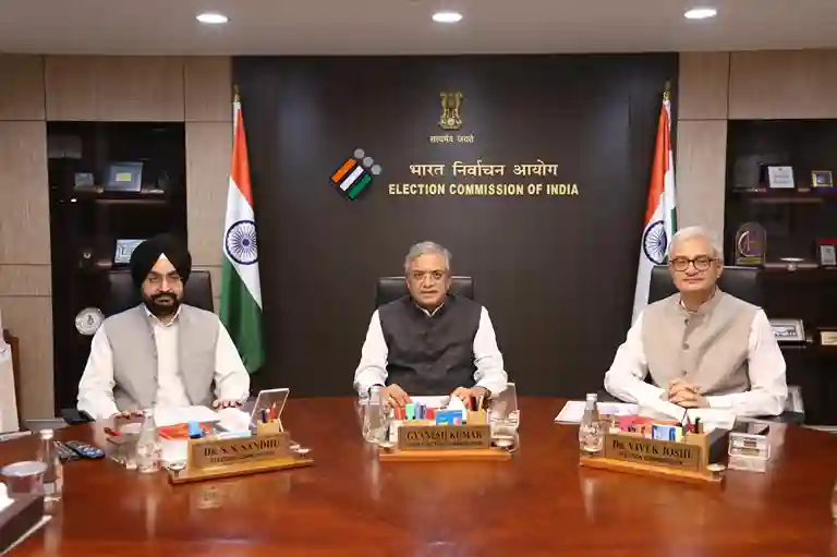 EC High Level Meeting Delhi વિવાદો વચ્ચે દિલ્હીમાં ચૂંટણી પંચની હાઈલેવલ બેઠક CEC સાથે બંને ચૂંટણી કમિશનરો જોડાયા, મોટા નિર્ણયોની શક્યતા!