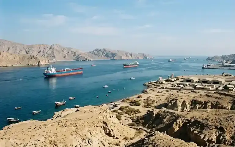 Iran Middle East Tension  ઈરાનઅમેરિકા વચ્ચે યુદ્ધના ભણકારા હોર્મુઝની સામુદ્રધુની બહાર તેહરાને જાહેર કર્યો 'એક્સક્લુઝન ઝોન'