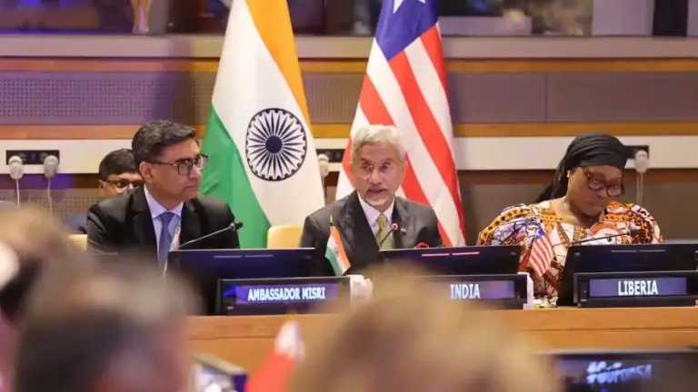 Jaishankar Slams Pakistani Journalist  વિદેશ મંત્રી એસ. જયશંકરે પાકિસ્તાની પત્રકારની બોલતી બંધ કરી આતંકવાદ પર પૂછેલા સવાલનો સણસણતો જવાબ આપ્યો!