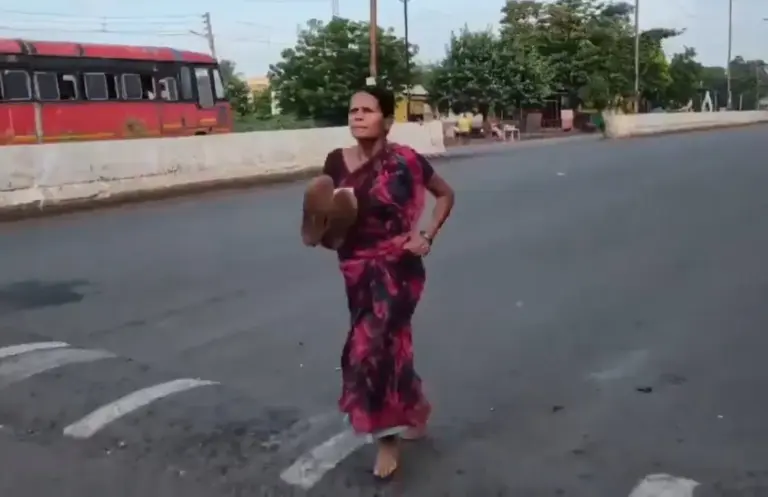 Marathon Barefoot In Saree  "દીકરીનું ભણતર જ મારી જીત છે..." ખુલ્લા પગે અને સાડીમાં મેરેથોન જીતનારી મુંબઈની માતાની પ્રેરણાદાયી કહાની