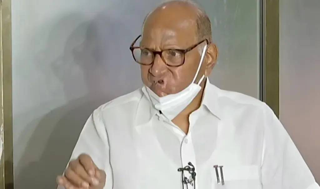 Sharad Pawar Drought Tour Maharashtra Farmers 'ખેડૂતોના શેઢે શરદ પવાર' ૮૫ વર્ષની વયે ફરી જમીની લડાઈ! મહારાષ્ટ્રના દુષ્કાળ પ્રભાવિત વિસ્તારોમાં પવાર કરશે સીધો સંવાદ
