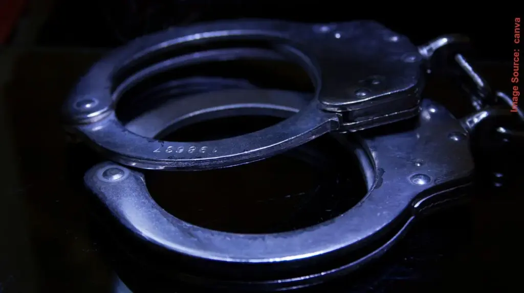 Ulhasnagar Robbery Case Solved ઉલ્હાસનગરમાં લૂંટનો ભેદ ઉકેલાયો; ક્રાઈમ બ્રાન્ચે આરોપીઓને દબોચી રૂ. ૩૬.૪૮ લાખનો મુદ્દામાલ કર્યો જપ્ત