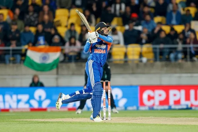 Abhishek Sharma T20 Records આંતરરાષ્ટ્રીય મંચ પર જમાવ્યો સિક્કો, અભિષેક શર્માની તોફાની બેટિંગે રચ્યો નવો ઈતિહાસ; સૂર્યાની બરાબરી થઈ ગઈ, હવે 'હિટમેન'નો વારો!