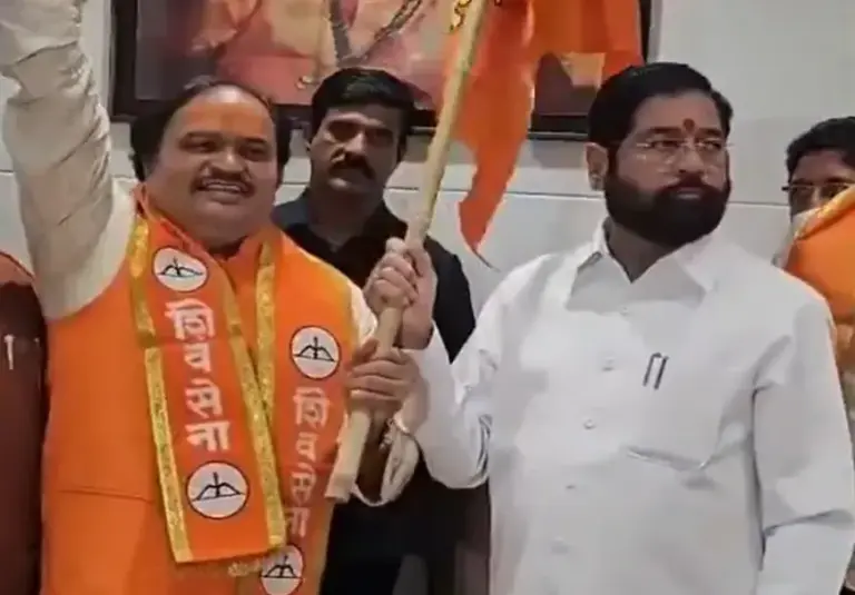 Anand Dubey Joins Eknath Shinde Sena  આનંદ દુબેએ થામ્યો એકનાથ શિંદેનો હાથ ઉદ્ધવ ઠાકરે જૂથને મોટો ઝટકો આપી શિવસેનામાં થયા સામેલ