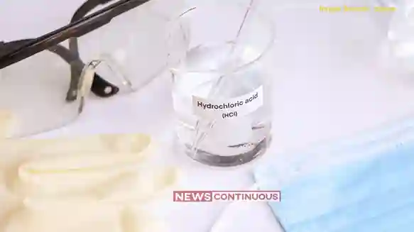 Dahisar Hydrochloric Acid Seizure  દહિસરમાં વૈભવી ફોર્ડ એન્ડેવરમાંથી 52.5 લીટર જોખમી હાઈડ્રોક્લોરિક એસિડ જપ્ત 49 વર્ષીય વેપારી સામે ગુનો દાખલ